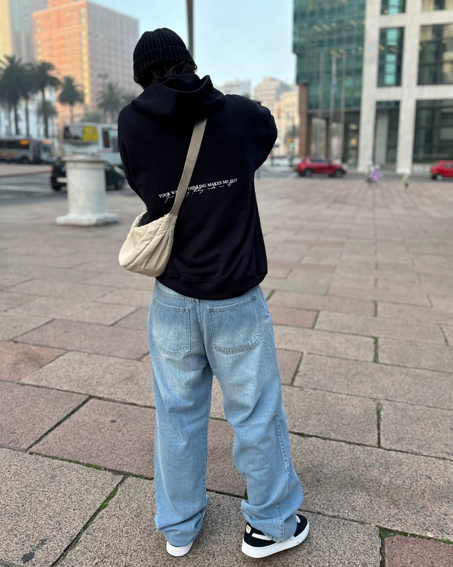 HOODIE Boxy Fit - Thinking