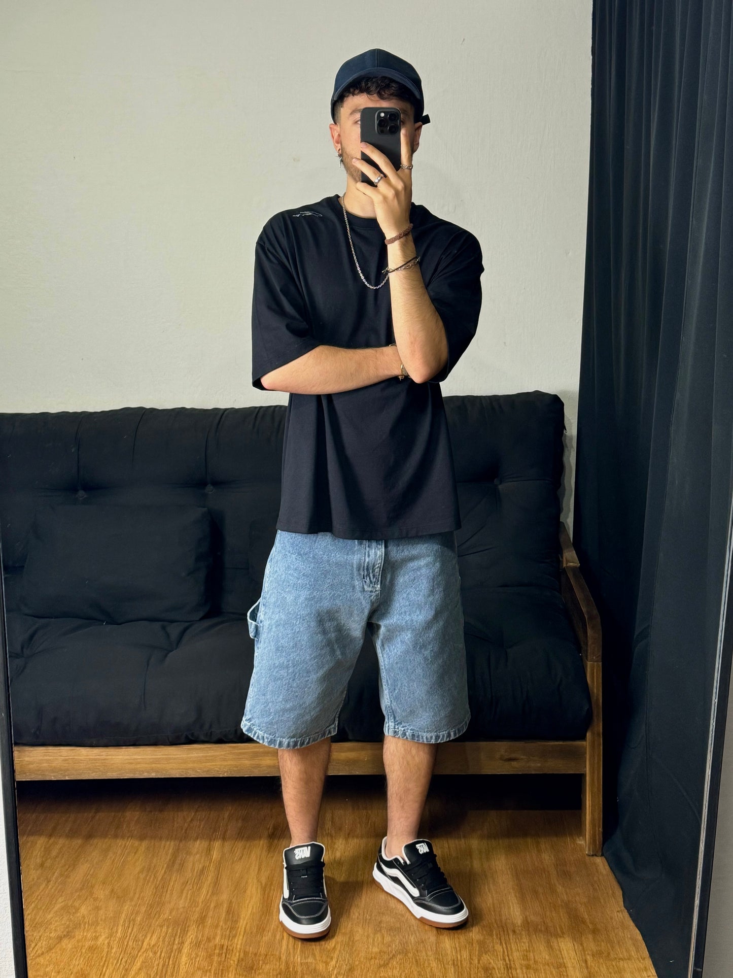 REMERA OVER-BOXY negra