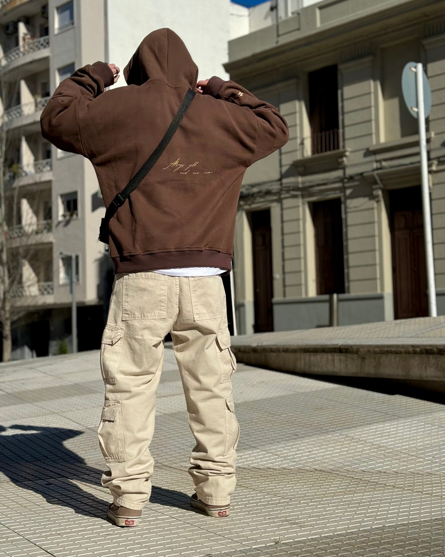 HOODIE CHOCOLATE GOLD