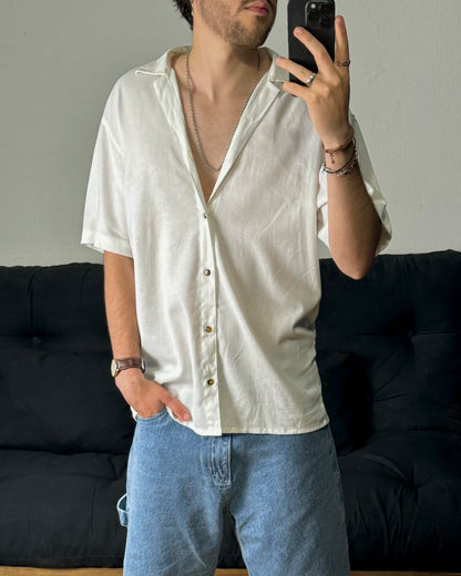 CAMISA OVER white